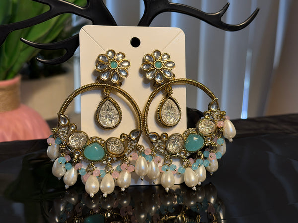 lavi pearl Chandbali