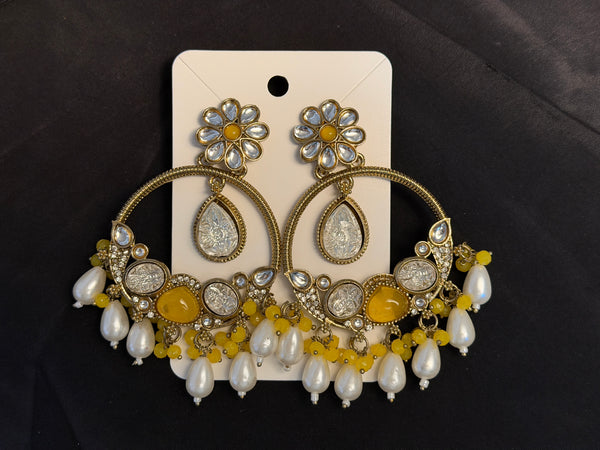 lavi pearl Chandbali