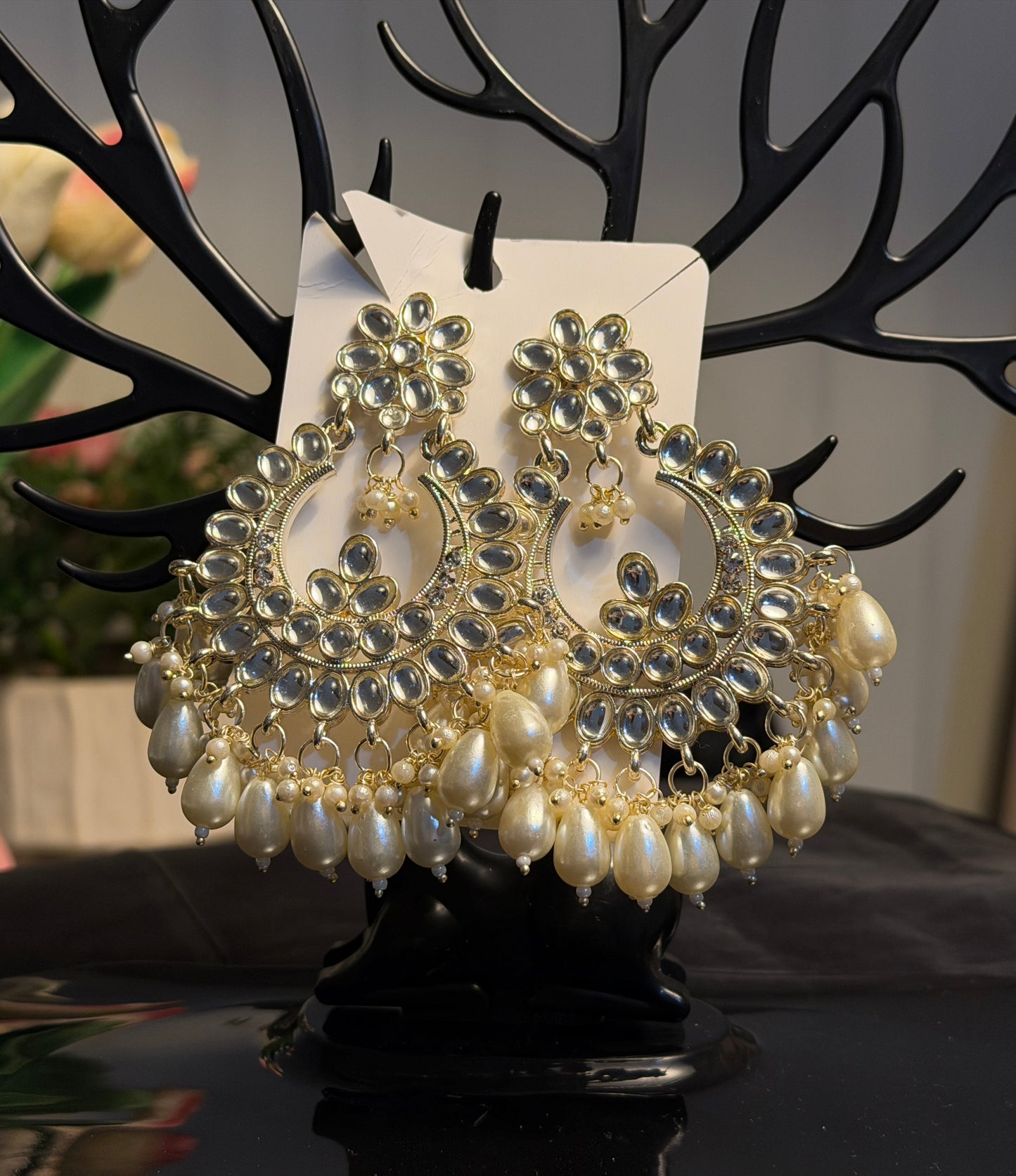 Lavi Pearl Chandbali
