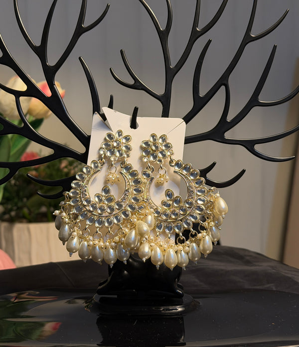 Lavi Pearl Chandbali